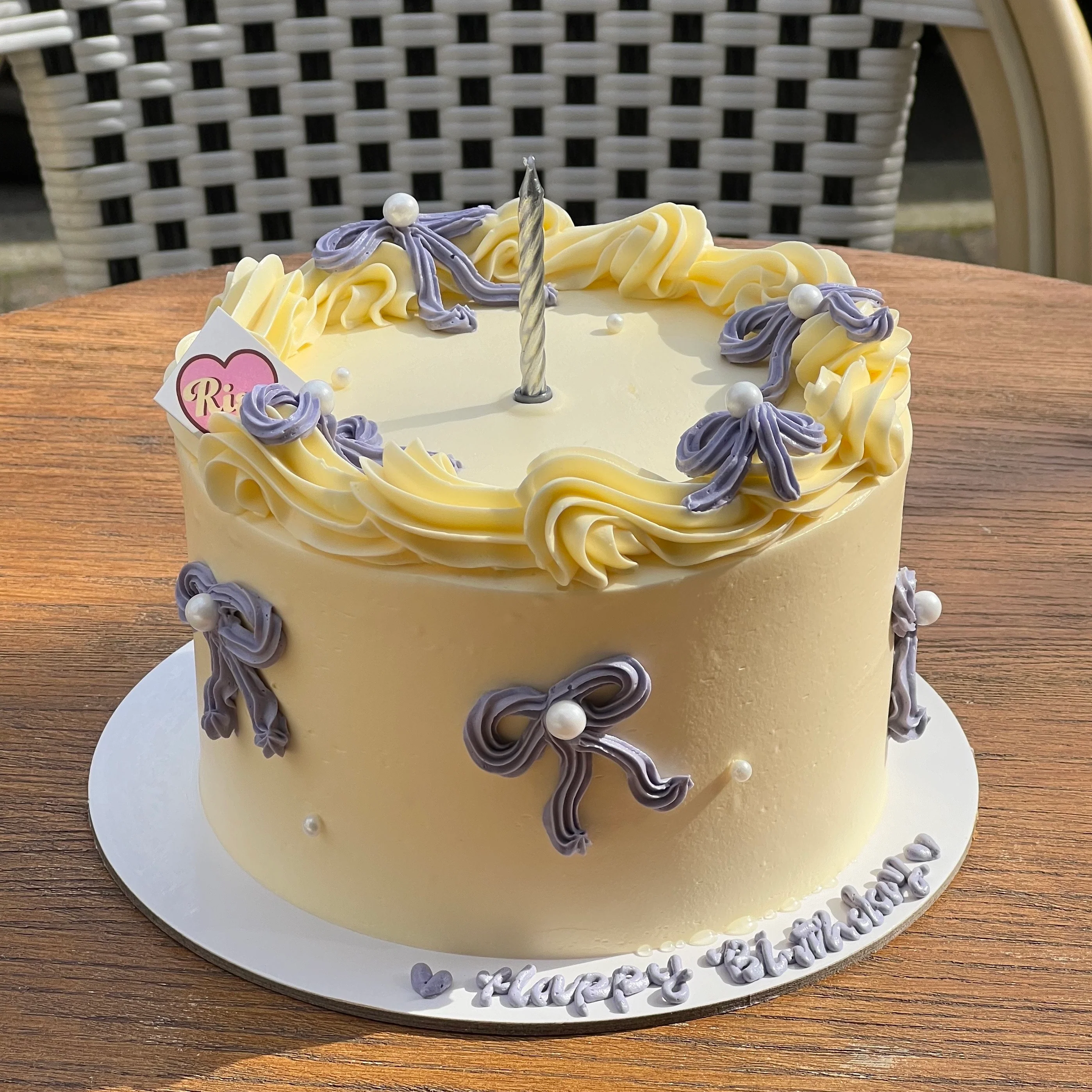 Ribbon Vintage Cake