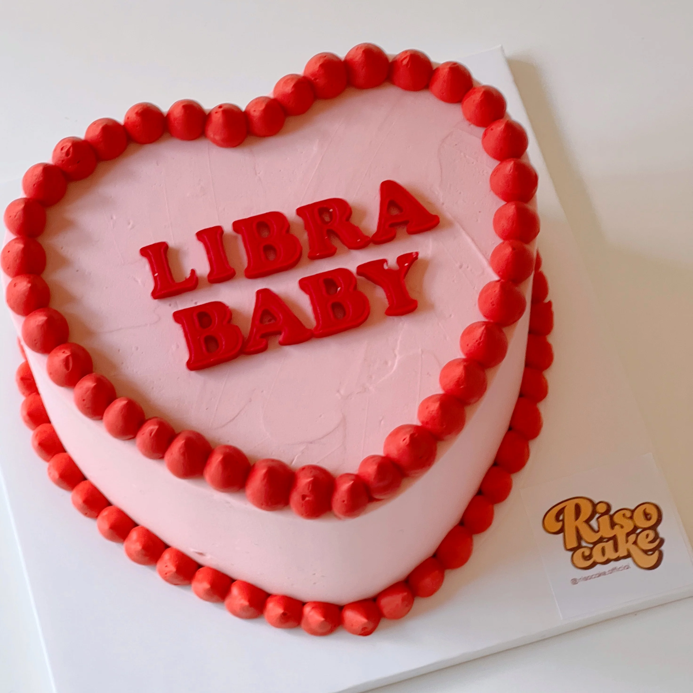 Simple Pom Pom Cake (Round/Heart) - Image 5