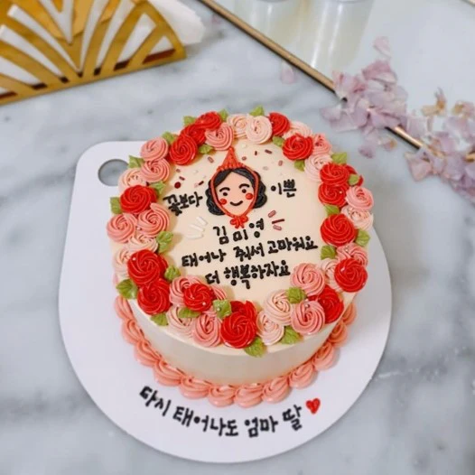 Rose Wreath Illustration Cake - Image 3