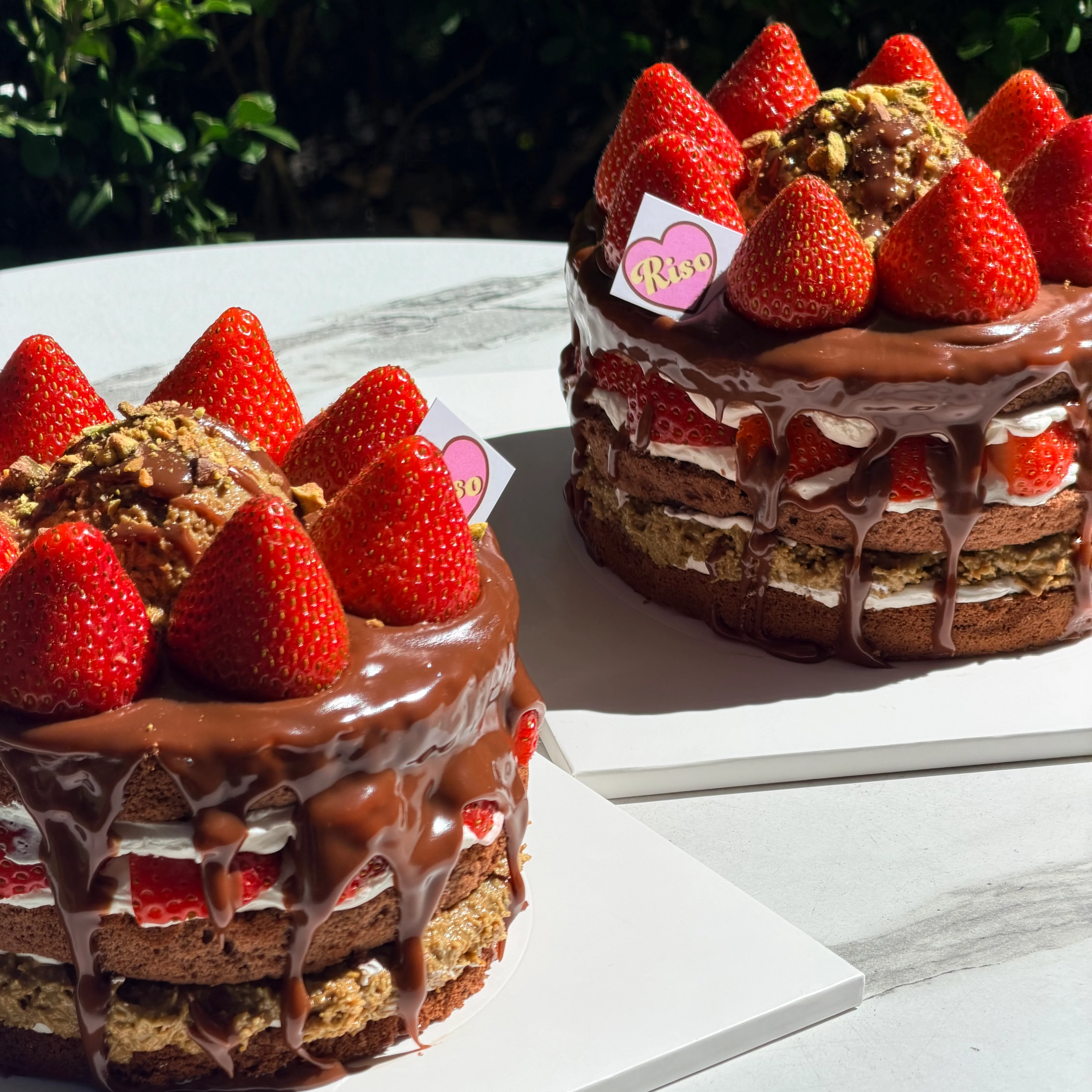 Dubai Strawberry Cake - Image 4