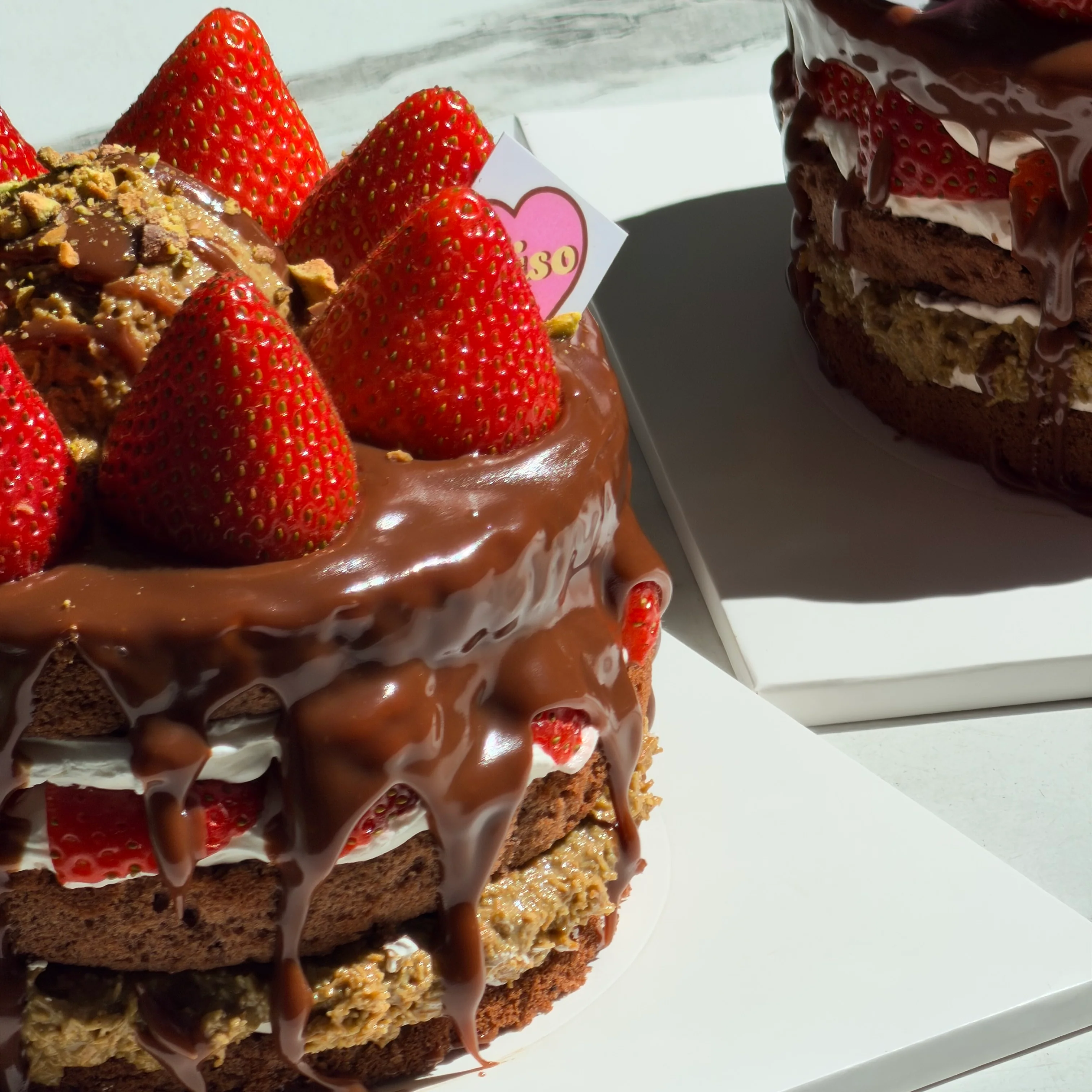 Dubai Strawberry Cake - Image 6