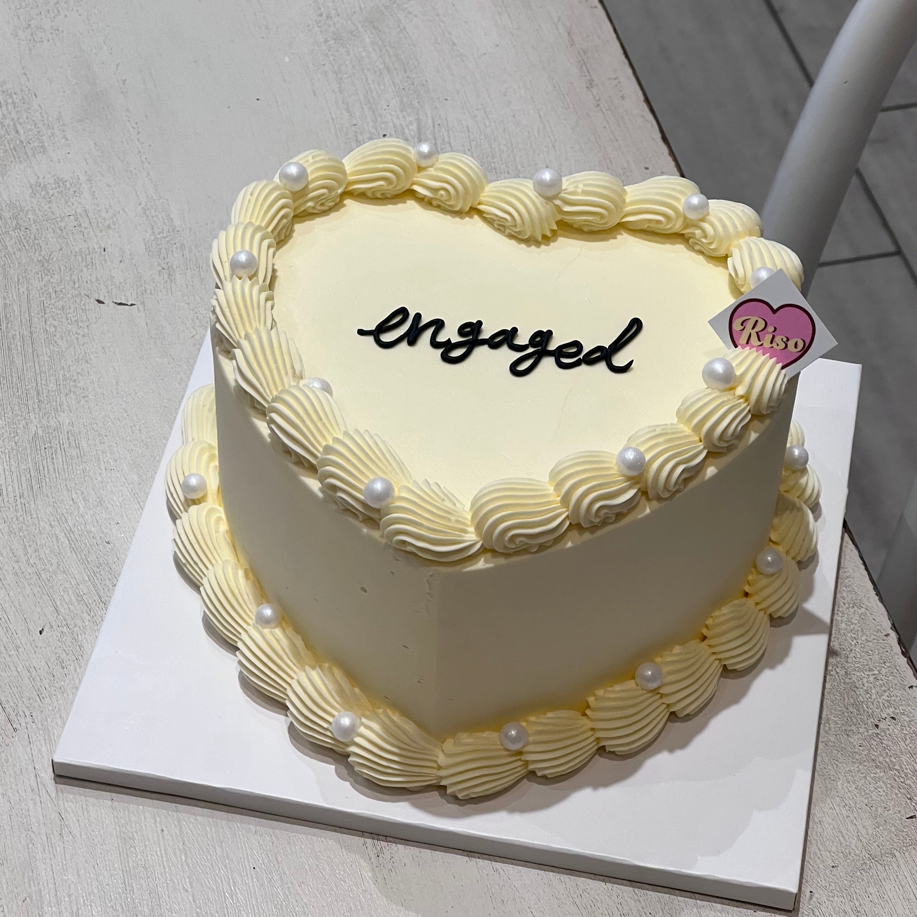Engaged Pearl Cake (Round/Heart) - Image 3