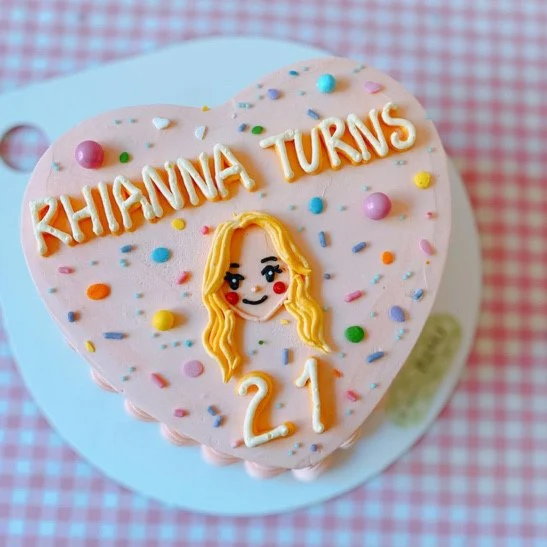 Face Illustration Cake (Round/Heart) - Image 5