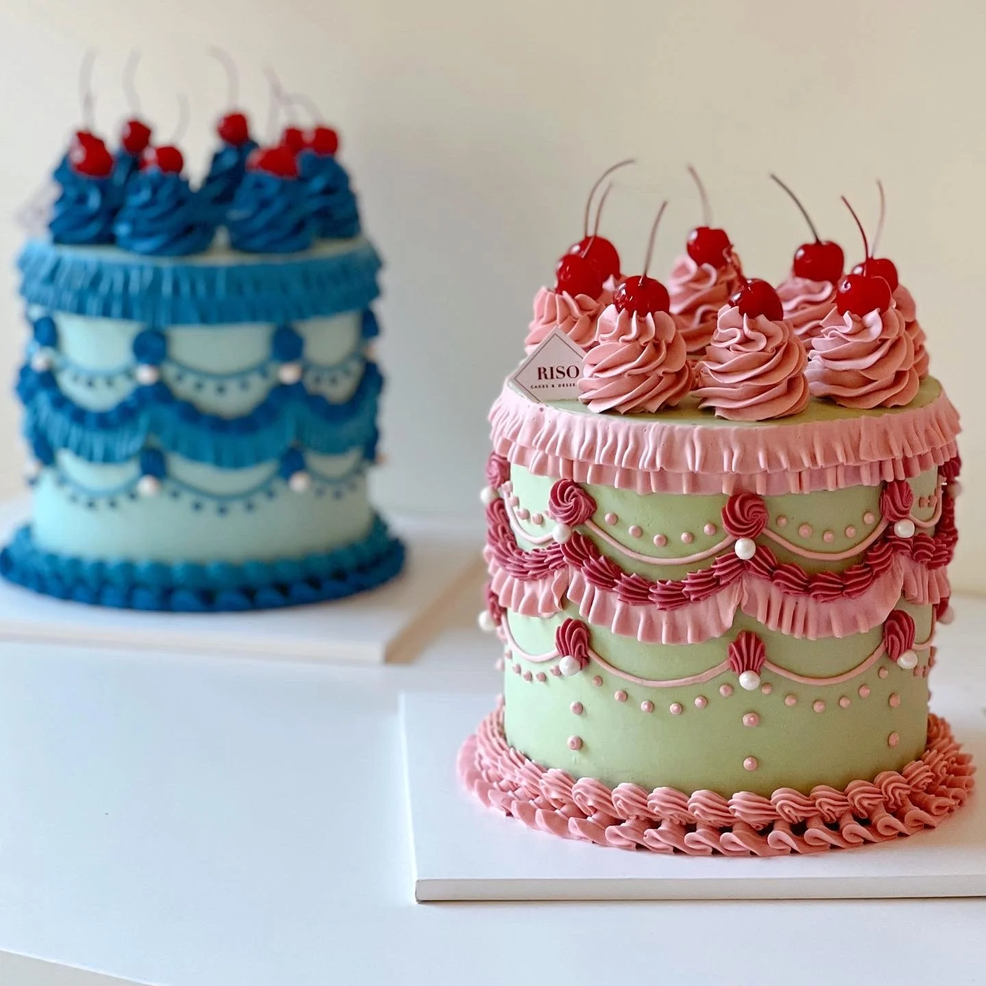 Fancy Vintage Cake (Tall Design) - Image 2