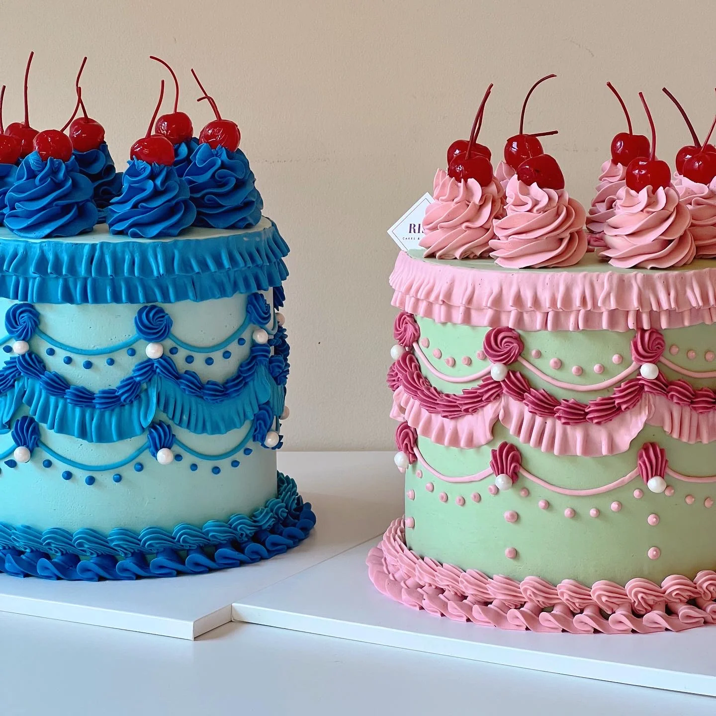 Fancy Vintage Cake (Tall Design) - Image 3