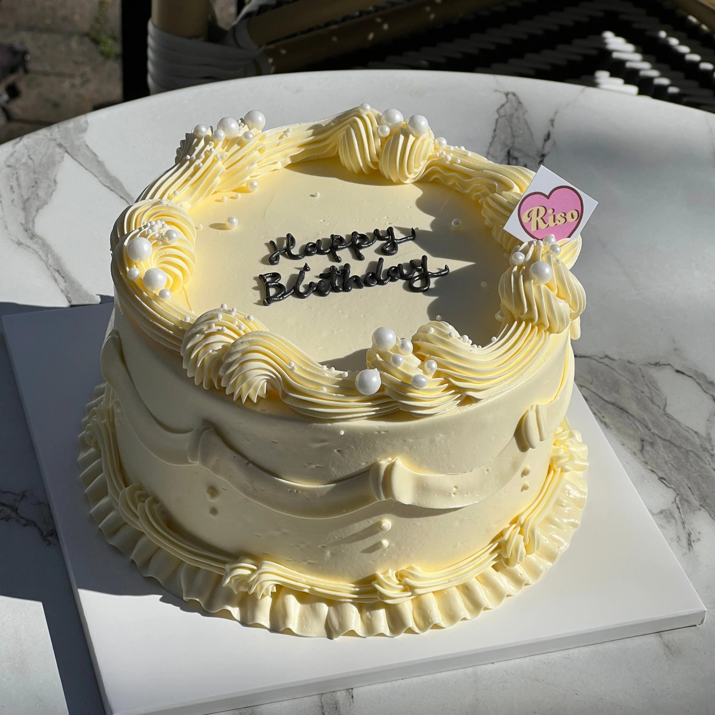 Lacey Pearl Cake (Round/Heart) - Image 2