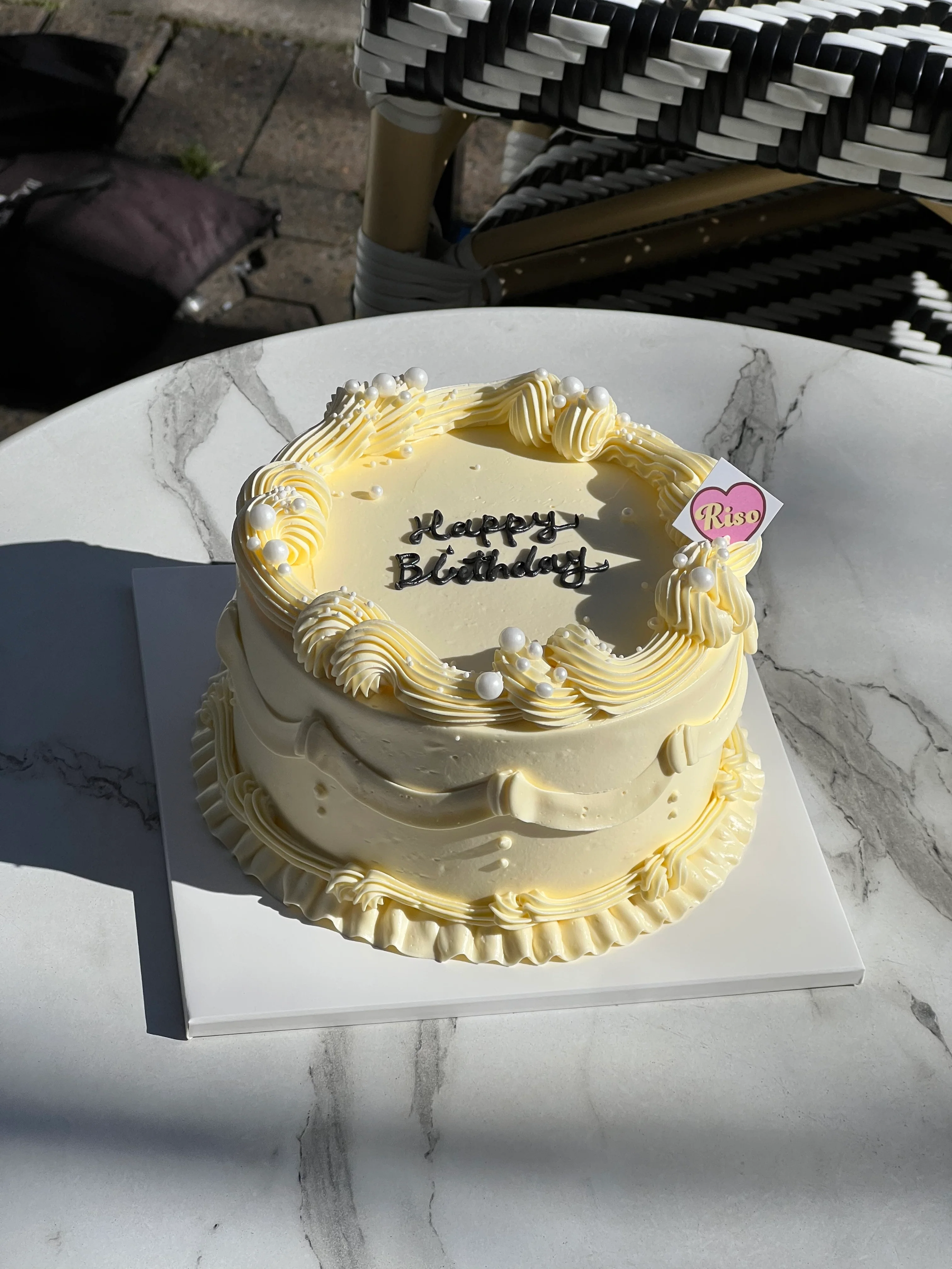 Lacey Pearl Cake (Round/Heart) - Image 3
