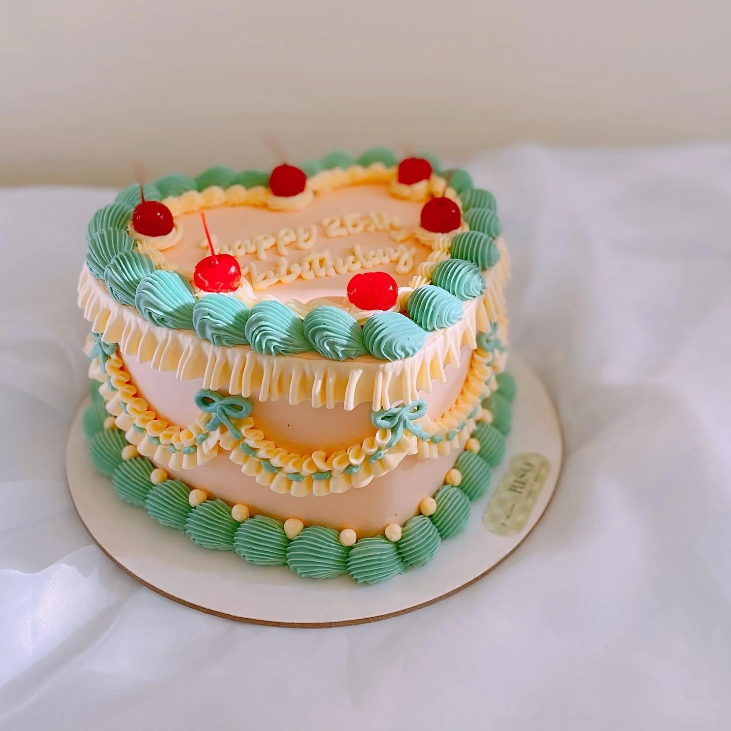 Side Ribbon  Vintage Cake (Round/Heart) - Image 3