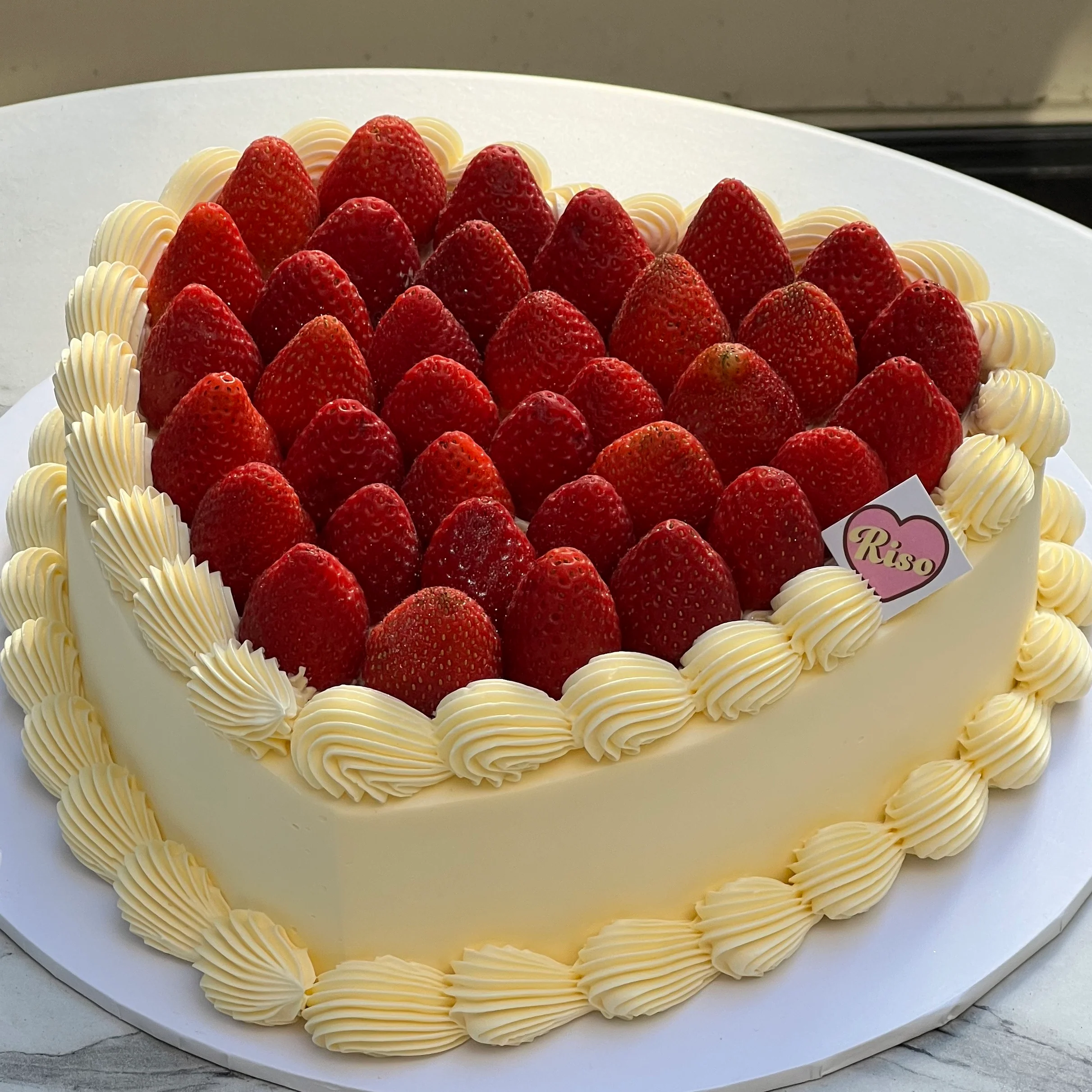 Strawberry Party Cake (Round/Heart) - Image 3